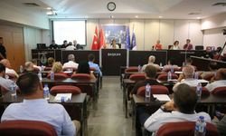 Karşıyaka Belediyesi'nde istifalar sonrası ilk oturum: CHP adayları kaybetti