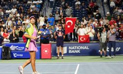 Milli tenisçimiz Zeynep Sönmez bayrağımızı dalgalandırmaya devam ediyor! İkinci tur rakibi kim oldu?