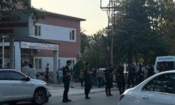 Oğluyla tartışan kişileri otomobilde öldürdü!