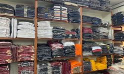 Okul kıyafetlerinde stok bolluğu fiyatlara yansıdı