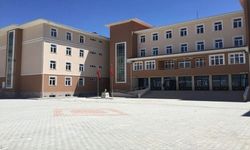 Okullara 30 bin personel alınacak! Girişlerde el dedektörlü dönem başlıyor... Başvurular ne zaman, şartlar neler?