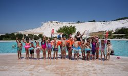 Pamukkale’de ‘Annemle Yüzmenin Tam Zamanı’ projesi devam ediyor