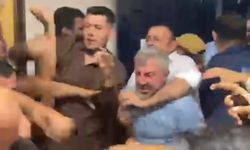 Menderes Meclisi’nde yumruklu kavga! Gizli anlaşma kağıdı meclis kapısında kriz çıkardı