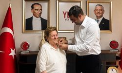 38 yıllık isim Rukiye Acar CHP'den YENİ Parti'ye katıldı