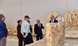 Yenilenen Afrodisias Müzesi'nin ilk misafiri Vali Varol oldu