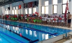 Yüzme bilmeyen kalmasın: Söke’de 160 çocuk sertifikasını aldı