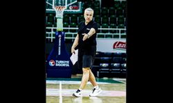 Zafer Aktaş’tan Antrenörlere Pick and Roll eğitimi: Basketbolun şifreleri İzmir’de paylaşıldı