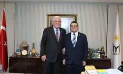 Anıl Boyacıoğlu'ndan Müsavat Dervişoğlu'na ziyaret