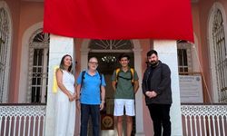 Asırlık binada duygulandıran buluşma: Dördüncü kuşak torun dedesinin köşkünü ziyaret etti!