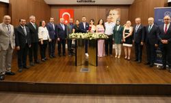 Bakan Göktaş, evlilik desteğinden yararlanan çiftin nikah şahidi oldu