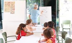 Bayraklı’da çocuklara renkli ve öğretici yaz okulu