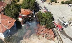 Denizli'de bahçede yakılan ateş evi yaktı