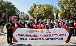 Denizli’de Gaziler "Kahramanlarla Kardeşlik Yolunda" yürüyüşü gerçekleştirdi