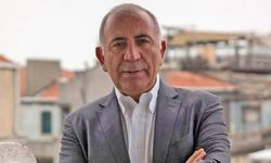 Gürsel Tekin'in CHP İstanbul İl Başkanlığı görevi sona erdi