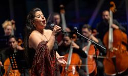 İzmir Oda Orkestrası yeni sezona alkışlarla başladı