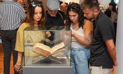 İzmir’in nadir eserleri ilk kez kapsamlı seçkiyle sergileniyor