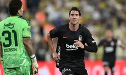 Kadıköy'de Vlahovic imzalı zafer: Beşiktaş Fenerbahçe'yi 2-1 yendi