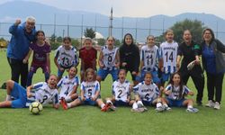 Manisa’nın kızlarından tarihi başarı: Türkiye üçüncüsü oldular!
