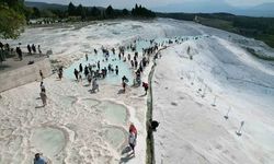 Pamukkale 2,3 milyon ziyaretçiyle Türkiye ikincisi oldu