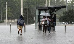 Pazar günü plan yapacaklar dikkat! Meteoroloji’den 23 il için sağanak yağış uyarısı