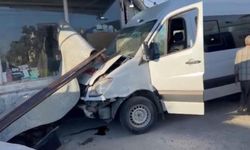 İşçi servisi dükkâna daldı! Çok sayıda yaralı var