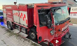 Uşak'ta can pazarı: Kazafa itfaiye aracı ile kamyon çarpıştı