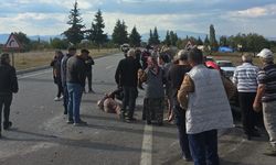 Acıpayam Kavşağında kaza: Traktör ikiye bölündü, 2'si ağır 8 yaralı