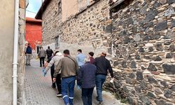 Evinde ölü bulundu