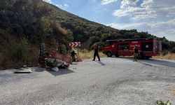 İzmir'de kaza: Devrilen trakörün sürücüsü hayatını kaybetti