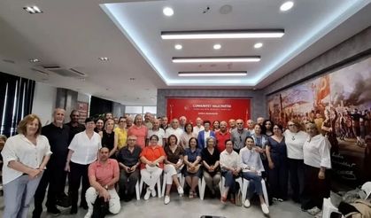 CHP İzmir'den Özgür Özel’e destek: Baskılara karşı dimdik ayaktayız!
