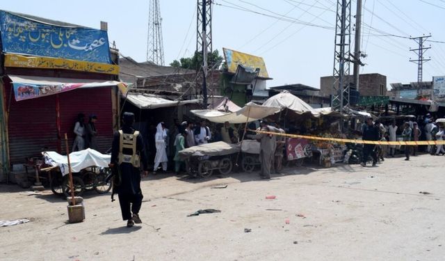 Pakistan'da meydana gelen patlamada aşiret lideri öldü