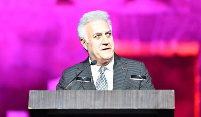 Antalya Tiyatro Festivali’nde gergin açılış: Karadağlı sahnede yuhalandı