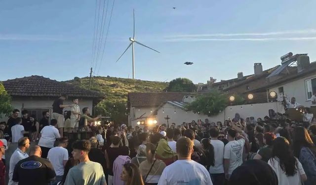 Mahmut Orhan uluslararası sahnelerden köy meydanına geldi