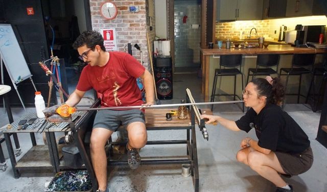 İzmirli çift bin 190 derecelik fırında Roma tarihini yaşatıyor