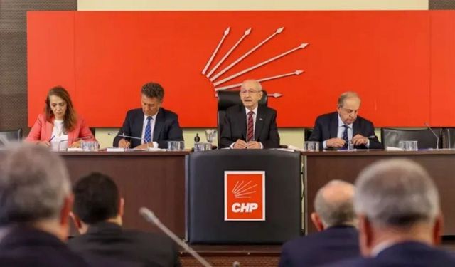 CHP MYK toplanıyor: İzmir İl Başkanlarının ihracı gündemde!