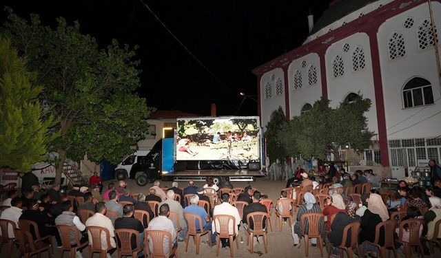 Denizli'de "Köyümde Sinema Günleri" nostalji rüzgarı estiriyor