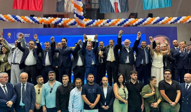 Manisa'da 612 kişi AK Parti'ye geçti