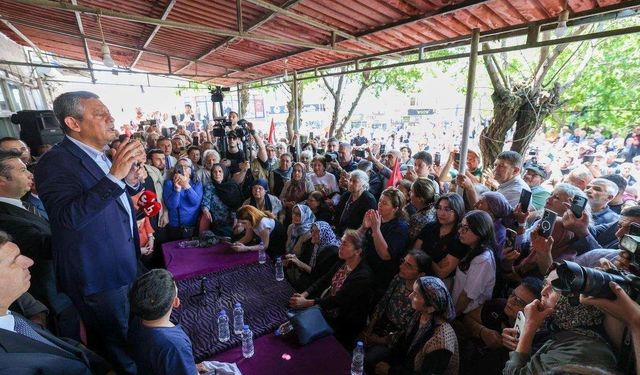 Özgür Özel Burdur’da Erdoğan’a meydan okudu: Bizi binadan attılar ama ben milletin gönlündeyim