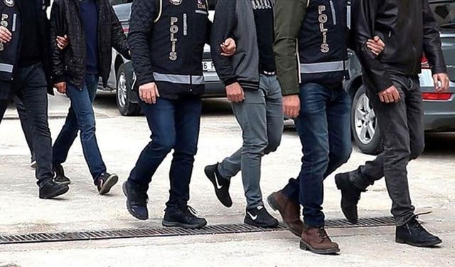 16 ülkede operasyon! Kırmızı bültenle aranan 42 kişi Türkiye’ye getirildi