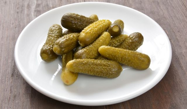 Asla yumuşamayan salatalık turşusu nasıl yapılır? Kütür kütür turşunun püf noktaları ve tam ölçülü tarif