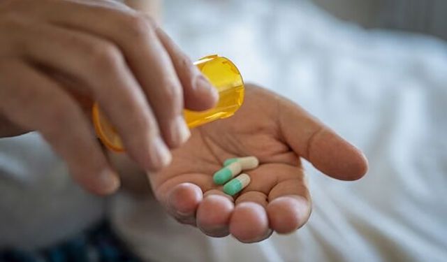 Antidepresanlar gerçekten sahte mutluluk mu veriyor? Uzman isim ezber bozan gerçeği açıkladı!