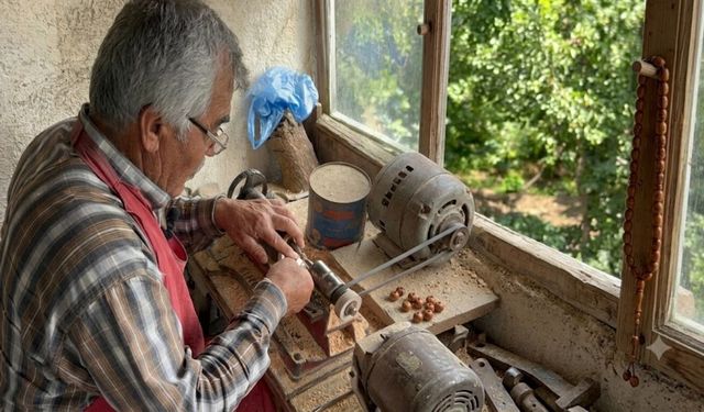 İnşaat işçiliğini bıraktı, atölye kurdu: Ürettiği tespihler koleksiyonerlerin gözdesi oldu