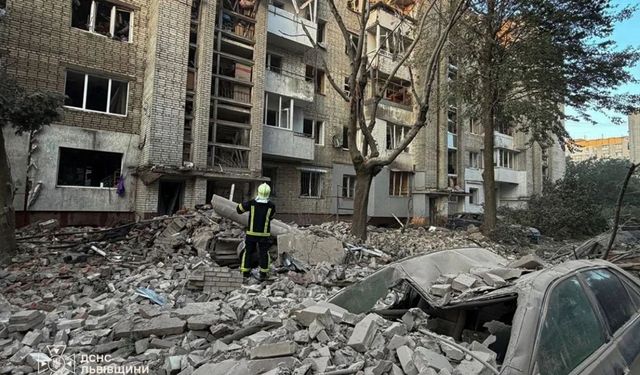 Ukrayna’da kanlı gece: Füze saldırısında çocuklar dahil çok sayıda can kaybı