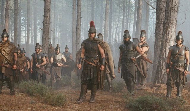 İlk haftada yarım milyon izleyici! The Odyssey ne zamana kadar vizyonda? Kaç saat ve nereden izlenir?
