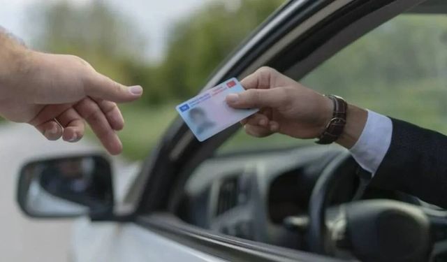 Aday sürücülere kötü haber: Bu ihlalleri yapanın ehliyeti anında iptal edilecek!