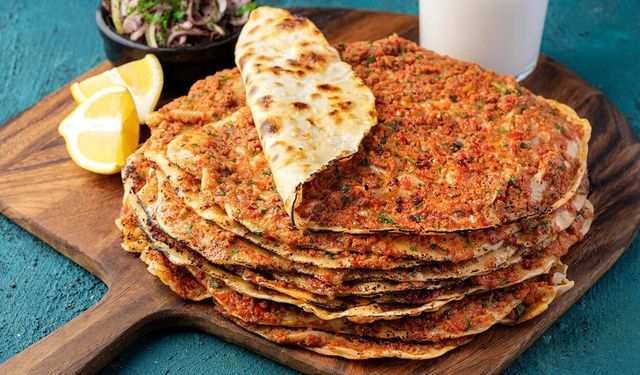 Lahmacun yemek lüks mü oldu? 2026 lahmacun fiyatları ne kadar oldu? İşte il il en pahalı ve en ucuz lahmacun fiyatları