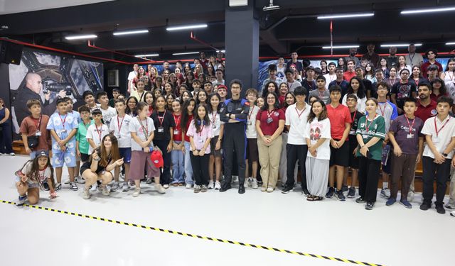 Türkiye’nin ikinci astronotu Tuva Cihangir Atasever, uzay kampı Türkiye’de gençlerle buluştu