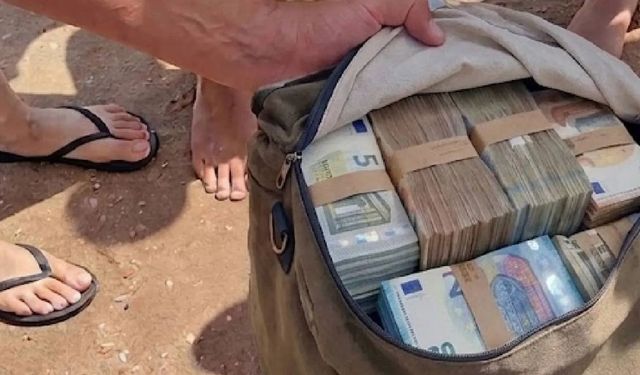 Yüzerken 700 bin euro buldular