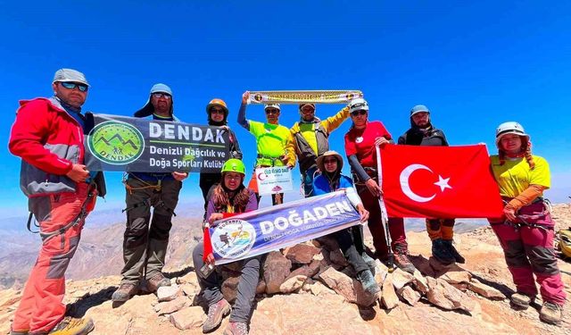 Denizlili dağcılar Hakkâri’de zirve yaptı