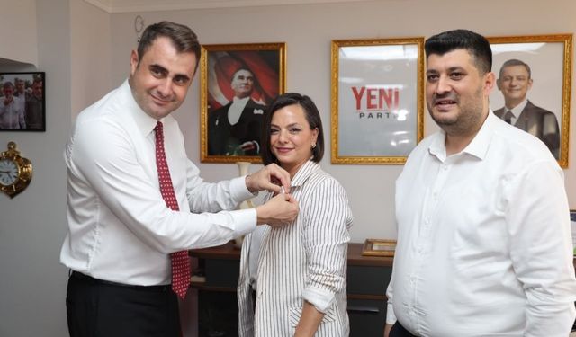 Karabağlar Belediye Başkanı Helil Kınay Yeni Parti'ye katıldı